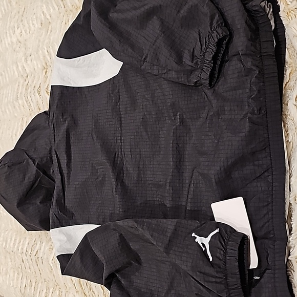NWT Jordan wind Breaker - Picture 10 of 10